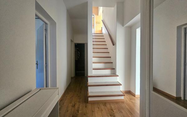 Maison à vendre    6 pièces •  Beauvoisin