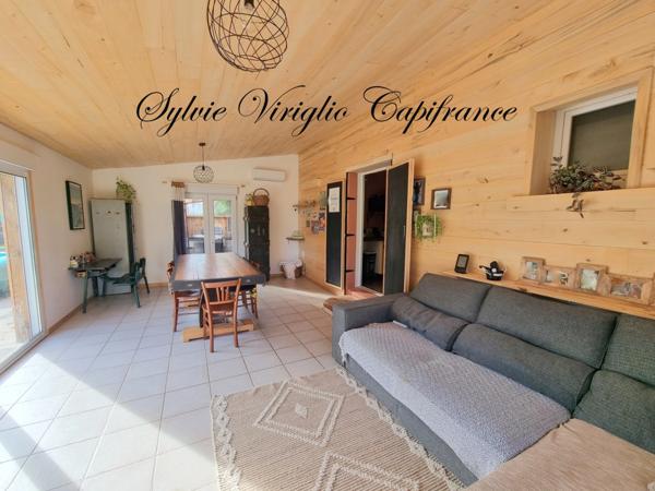 Maison sur 2 niveaux-5 pièces-3 chambres-SAINT PIERRE D'EYRAUD (24)-terrain de 2336 m²