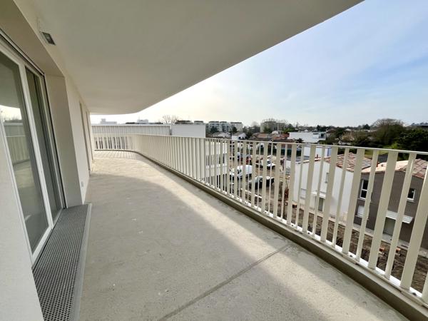Appartement T5 - Grande Terrasse et 2 Parkings - Tram - Coeur du Bouscat