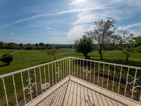 Maison à vendre à Saint-Séverin (16390) - Charente