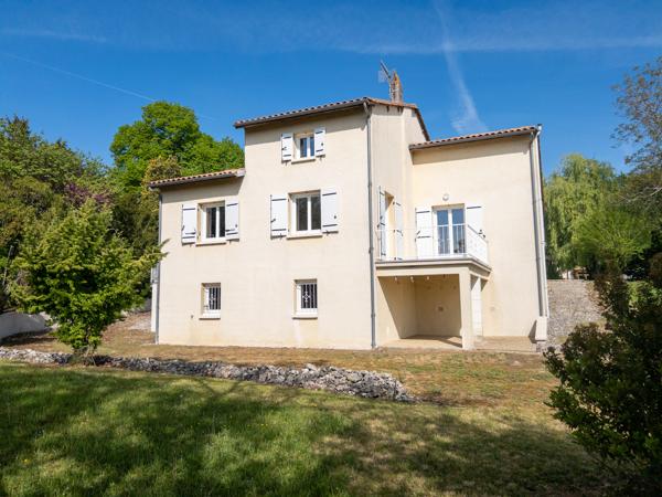 Maison à vendre à Saint-Séverin (16390) - Charente