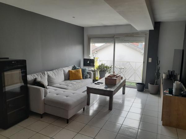 Appartement
                                                                                                                                                                                                                                                                                                                        2 pièce(s)                                                                                                                                                                                                          1 chambre(s)                                                                                                                                                                                                          56  m²