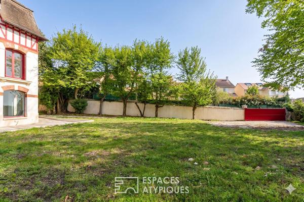 La maison à colombages avec dépendance
