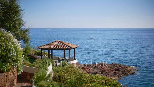Exceptionnelle propriété pieds dans l'eau plein Sud