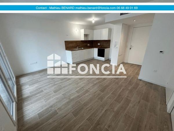 Location Appartement 2 pièces 45 m² - 19 QUAI CAMERE ET 38 AVENUE DE PARIS Vernon 27200