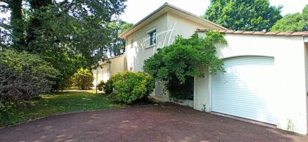 Maison traditionnelle Saint-Aubin-de-Médoc 204 m²