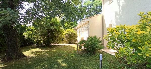 Maison traditionnelle Saint-Aubin-de-Médoc 204 m²