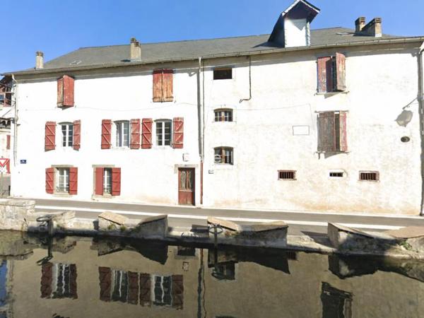 Immeuble - Vallee d'ossau - Réf.:205396 VALLEE D'OSSAU - IMMEUBLE HISTORIQUE A RENOVER - FORT POTENTIEL - CENTRE DE VILLAGE -