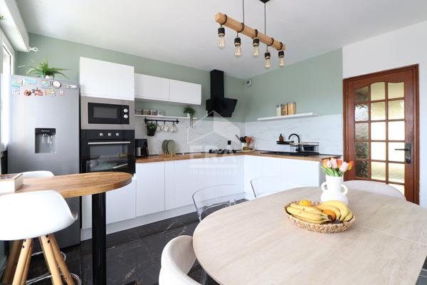 COUP DE COEUR - DUPLEX DERNIER ETAGE - VUE SUR LE STADE DE FRANCE