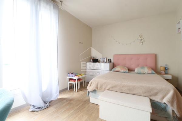 COUP DE COEUR - DUPLEX DERNIER ETAGE - VUE SUR LE STADE DE FRANCE