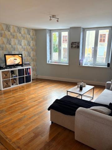 Maison à vendre à Montmédy – 93 m², 3 chambres, garage et terrasse plein sud – Proche Belgique et Luxembourg