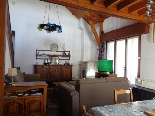 Dpt Yonne (89), à vendre maison 6 pièces de 118 m² - Terrain de 741,00 m² avec garage