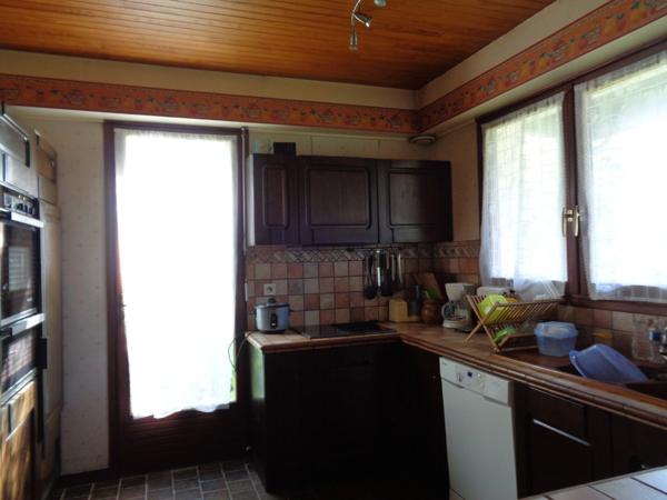 Dpt Yonne (89), à vendre maison 6 pièces de 118 m² - Terrain de 741,00 m² avec garage