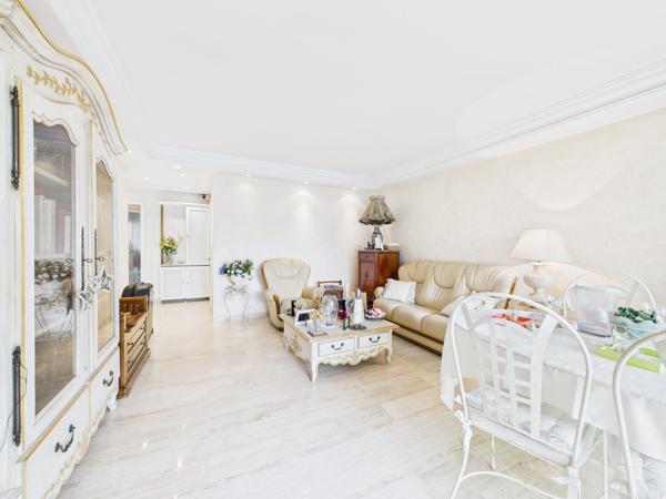T4 73m²  CANNES – Terrasse aperçu mer – Garage double – 2 caves