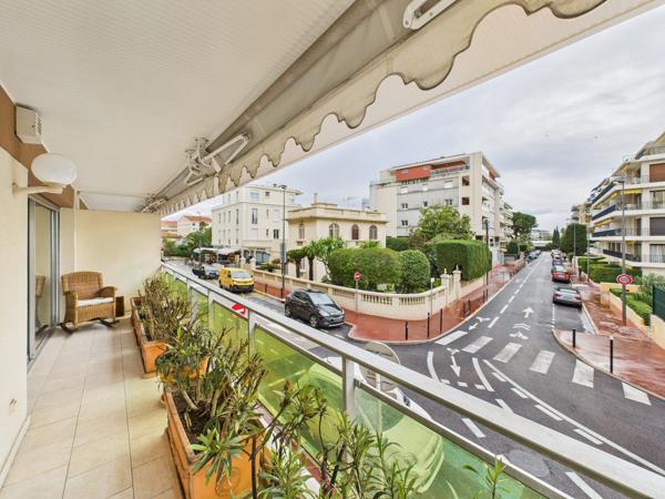 T4 73m²  CANNES – Terrasse aperçu mer – Garage double – 2 caves