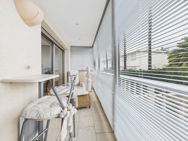 T4 73m²  CANNES – Terrasse aperçu mer – Garage double – 2 caves