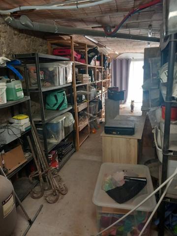 MAISON DE VILLAGE AVEC GARAGE, COUR, TERRASSE ET JACUZZI