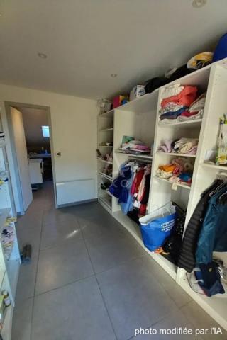 MAISON DE VILLAGE AVEC GARAGE, COUR, TERRASSE ET JACUZZI