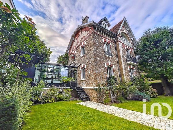 Maison 10 pièces de 292 m² à Garches (92380)