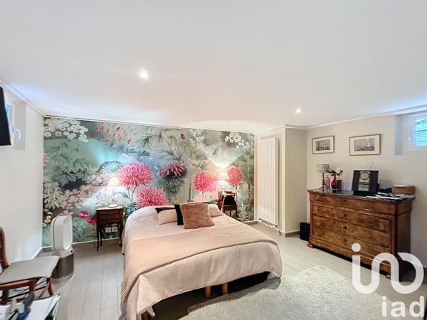 Maison 10 pièces de 292 m² à Garches (92380)