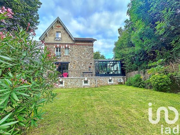 Maison 10 pièces de 292 m² à Garches (92380)