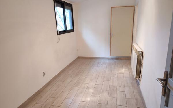 Appartement à vendre    3 pièces •  Marseille 4
