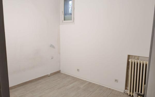Appartement à vendre    3 pièces •  Marseille 4