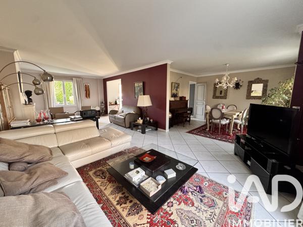 Maison à vendre 8 pièces 214 m² Chatou