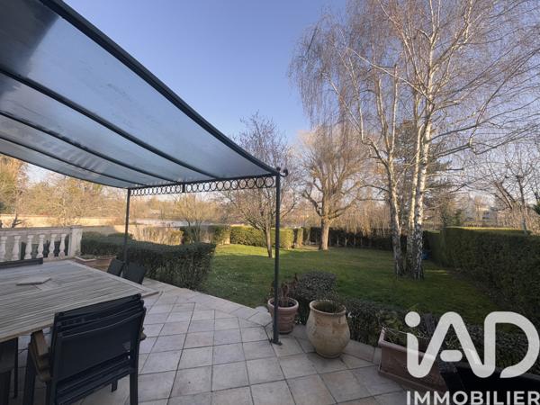 Maison à vendre 8 pièces 214 m² Chatou