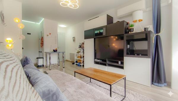 COUP DE COEUR Appartement Le Lavandou 2 pièces35 m2 avec parking privé Centre Lavandou