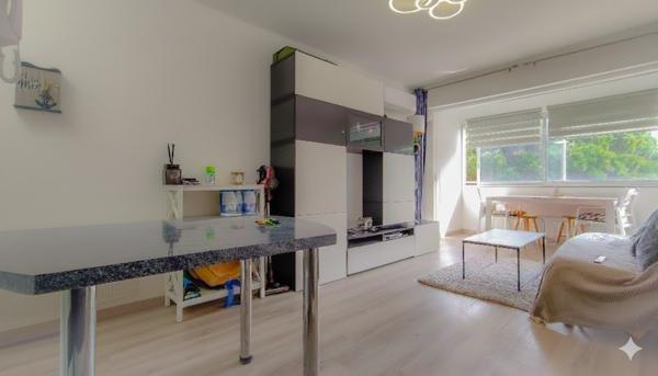 COUP DE COEUR Appartement Le Lavandou 2 pièces35 m2 avec parking privé Centre Lavandou