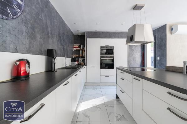 Maison à vendre 4 pièces 128.82m² Pont-de-Chéruy (38230)
