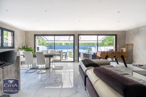 Maison à vendre 4 pièces 128.82m² Pont-de-Chéruy (38230)