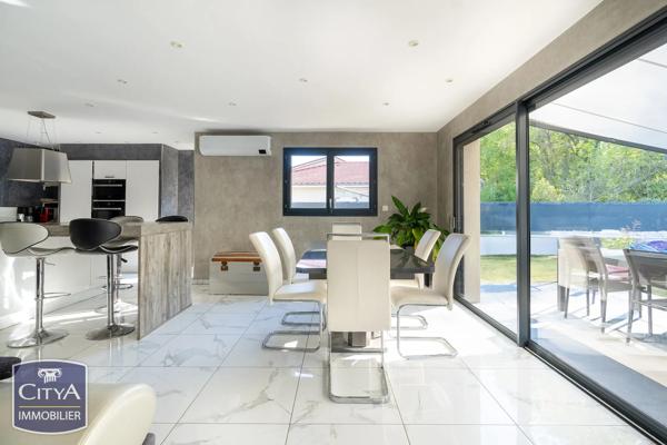 Maison à vendre 4 pièces 128.82m² Pont-de-Chéruy (38230)