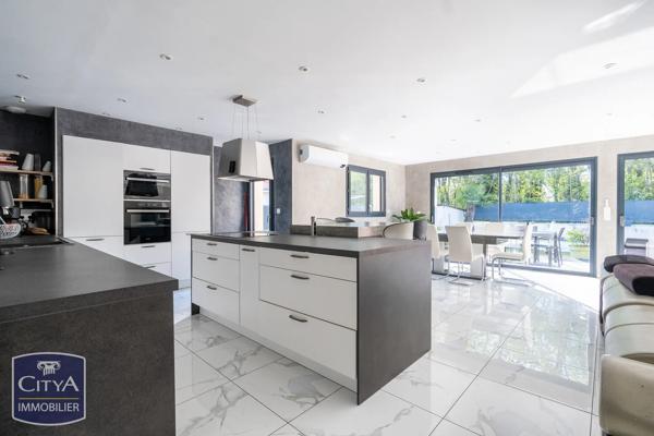 Maison à vendre 4 pièces 128.82m² Pont-de-Chéruy (38230)