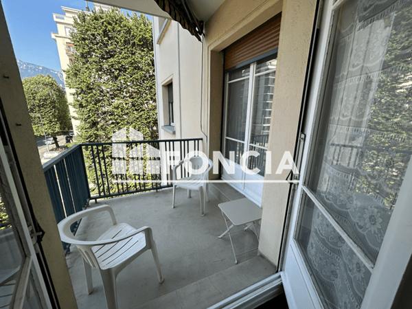 Location Studio meublé 26.7 m² - 13 AVENUE GENERAL CHAMPON Grenoble 38000