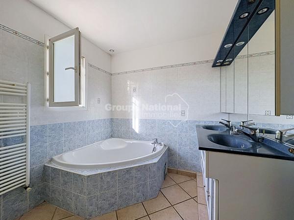 Maison Bollene 4 pièce(s) 86 m2, 3 chambres, Jardin et Garage
