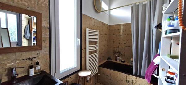 Maison de charme spacieuse et idéalement située !