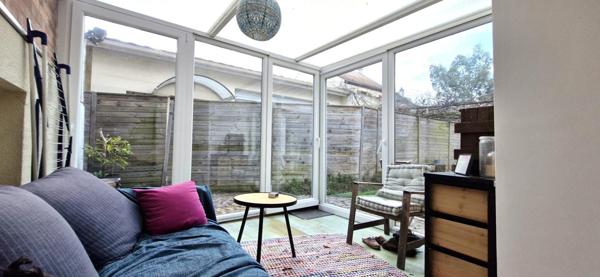 Maison de charme spacieuse et idéalement située !