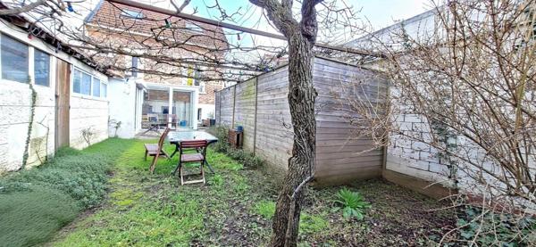 Maison de charme spacieuse et idéalement située !