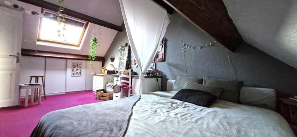 Maison de charme spacieuse et idéalement située !