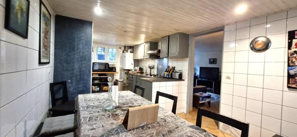 Maison de charme spacieuse et idéalement située !