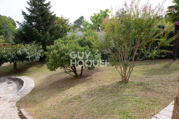 Maison de caractère avec piscine Aubenas 157 m2