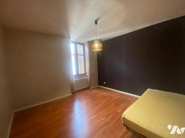 maison en triplex avec environ 320m²+ TERRASSE ET DEPOT