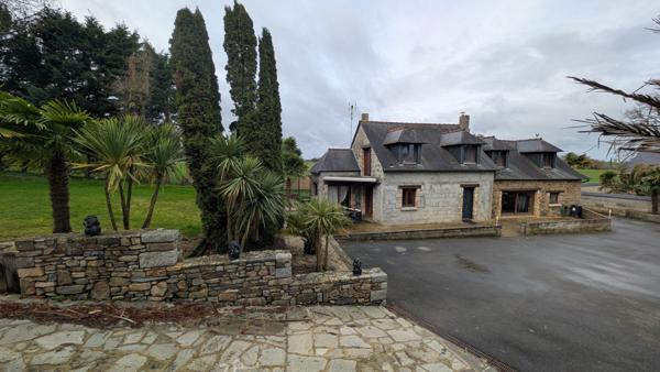 Janzé (35150) Coup de cœur — Maison de caractère avec atelier et double garage — Idéal artisan