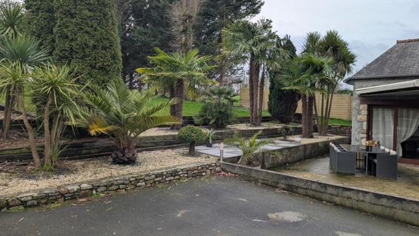 Janzé (35150) Coup de cœur — Maison de caractère avec atelier et double garage — Idéal artisan