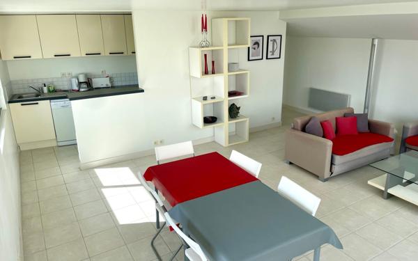 Appartement à louer    3 pièces • 79,85 m2 Royan