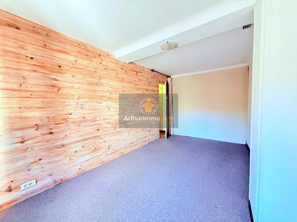 Vente                                                      Appartement
                        
                     3 pièces                      80 m2                     à Apt