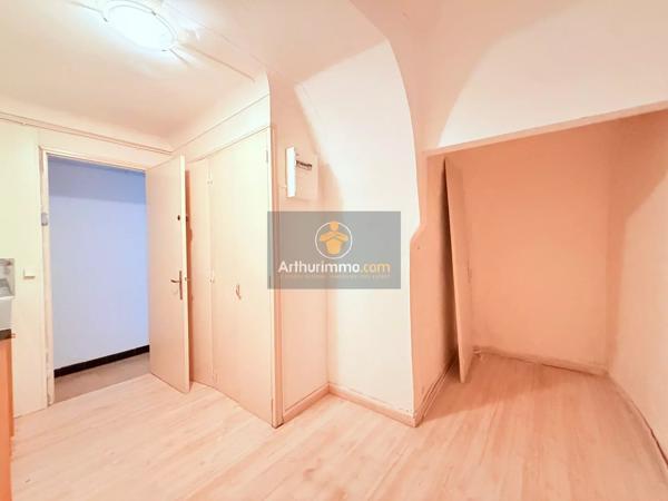 Vente                                                      Appartement
                        
                     3 pièces                      80 m2                     à Apt