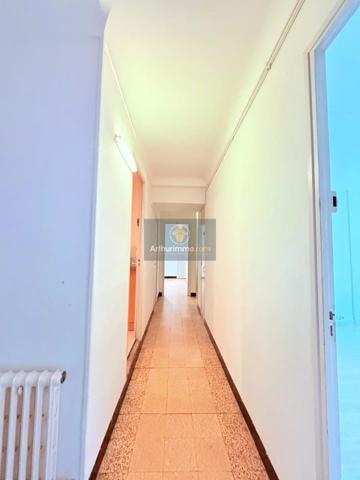Vente                                                      Appartement
                        
                     3 pièces                      80 m2                     à Apt